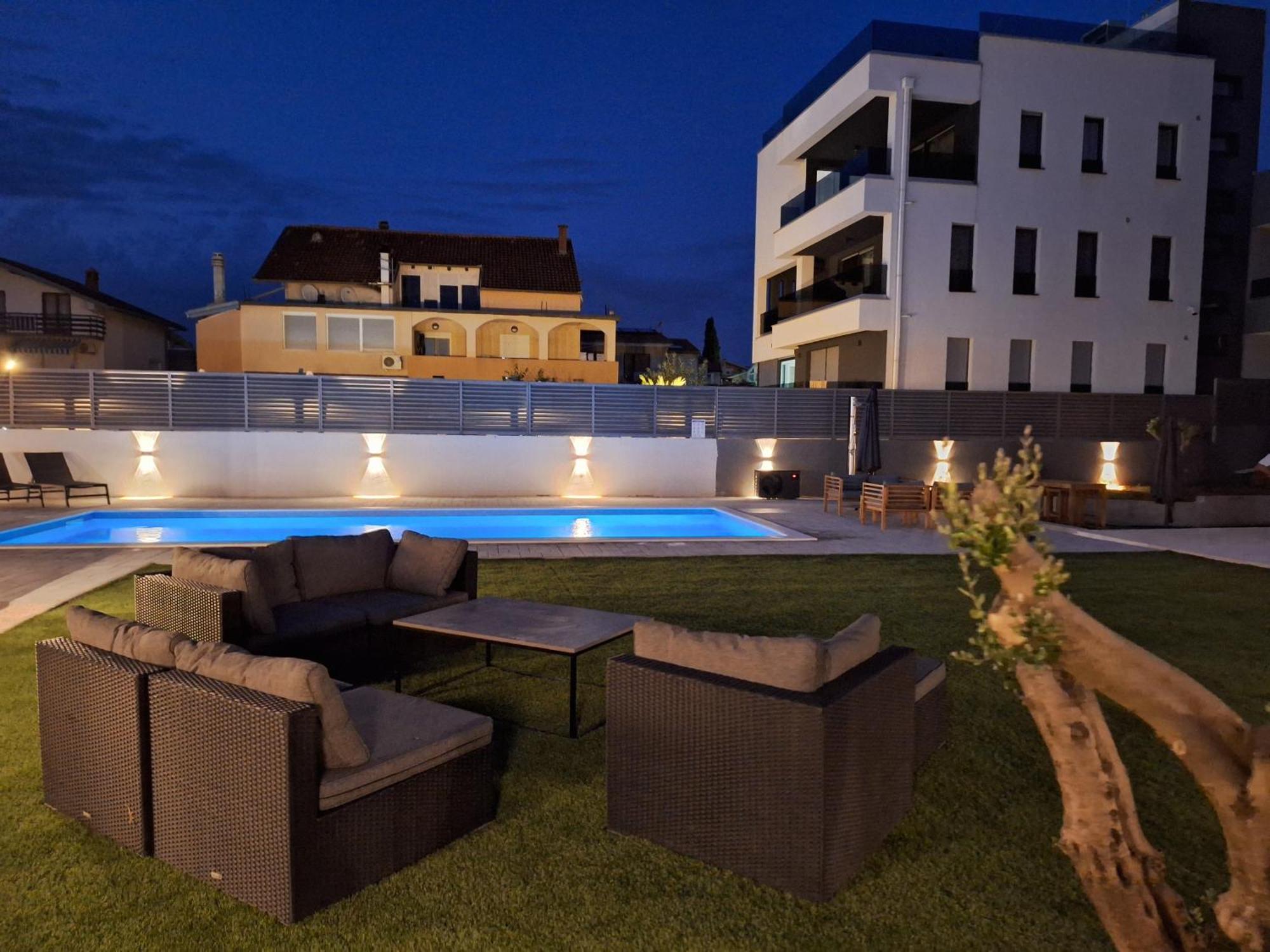 Lucy Apartments With Heated Pool & Free Private Parking Zadar Exterior foto