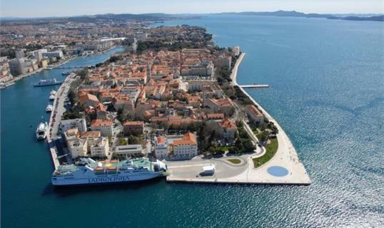 Lucy Apartments With Heated Pool & Free Private Parking Zadar Exterior foto